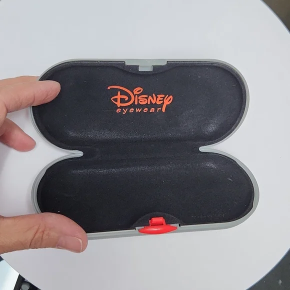 Disney case for kids eyeglasses - Picture 3 of 3
